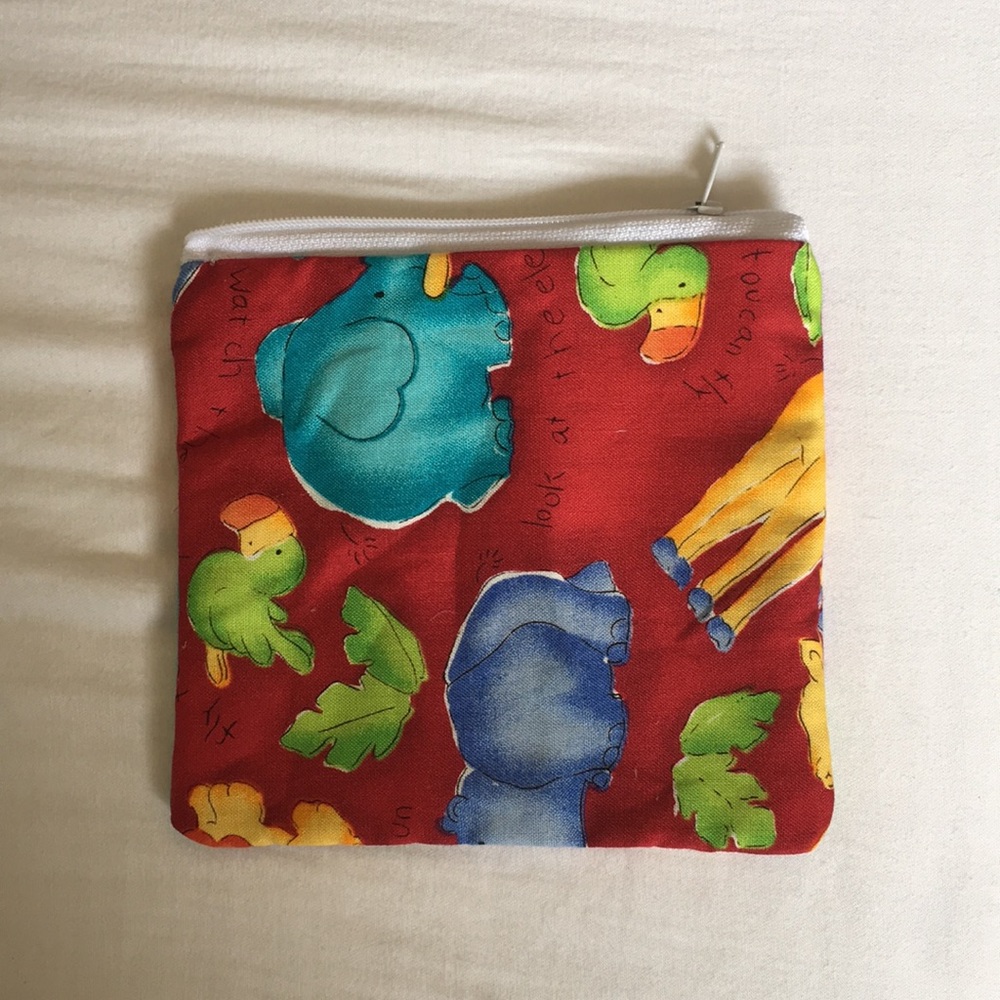 Animal zipper pouch